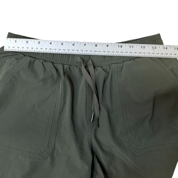 Willit Green Active Casual Shorts Women's Size Medium - Picture 4 of 6